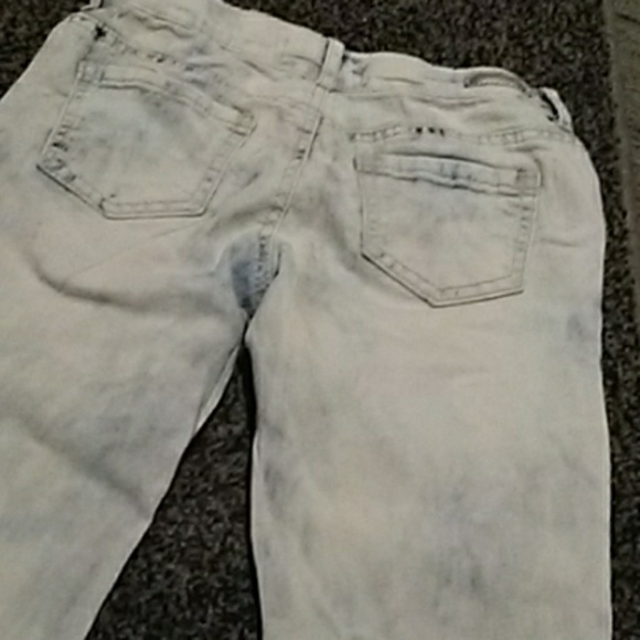 Jeans - Picture 2 of 4